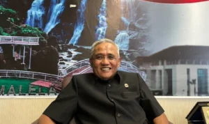 Kepala Kesbangpol Kabupaten Bandung Barat, Apung Hadiat Purwoko. Selasa (4/23). Foto: Jabarekspres