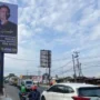 Baliho bergambar Vicky Prasetyo bermunculan di Jalan Raya Nasional Padalarang, Kabupaten Bandung Barat. Junat (7/23). Foto: Jabarekspres