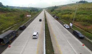 Jalan Tol Cisumdawu daerah Sumedang Utara Kabupaten Sumedang, Senin 10 Juli 2023, (JE / Dedi Suhandi)