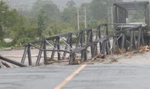 Akibat Diterjang Banjir, Jembatan Kawanua Penghubung Desa di Maluku Tengah Putus Akibat Diterjang Banjir, Jembatan Kawanua Penghubung Desa di Maluku Tengah Putus