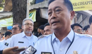 Dok. Plh walikota Bandung, Ema Sumarna. Rabu (12/7). Foto. Sandi Nugraha