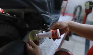 Cara Menggunakan Oil System Cleaner Untuk Bersihkan Bagian Dalam Mesin