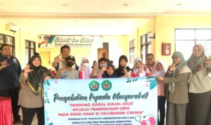 TLM D4 FITKes Unjani Gelar Pengmas Skrining Gagal Ginjal Akut pada Anak