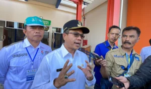 Bupati Bandung Dadang Supriatna saat menghadiri Peninjauan Stadion Si Jalak Harupat, Soreang, Kabupaten Bandung, Rabu (12/7/2023).