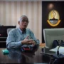 TERLAMBAT: Wakil Ketua Komisi V DPRD Jabar, Abdul Hadi Wijaya saat menyampaikan kritiknya terhadap langkah pembatalan 4 ribu siswa di PPDB Jabar.