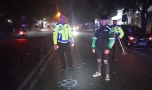 Olah TKP laka lantas di area Jalan Mochamad Toha, Kecamatan Astanaanyar, Kota Bandung. (Dok: Kanit Gakkum Satlantas Polrestabes Bandung, Iput Arif Saepul Haris for Jabar Ekspres)