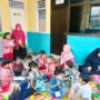 Siswa Pospaud Anggrek RW 10 Mekarjaya Depok Harus Belajar Diluar Kelas, Ini Penyebabnya!