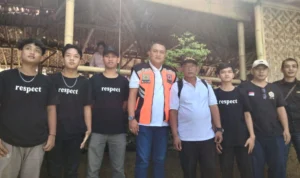Foto bersama Ketua DPRD Kabupaten Bogor Rudy Susmanto (Tengah) dan Karang Taruna Kecamatan Cibinong. Foto: Sandika Fadilah/Jabarekspres.com