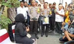 Viral Penjambretan di Kota Cirebon, Satres Kriminal Langsung Amankan Pelaku Viral Penjambretan di Kota Cirebon, Satres Kriminal Langsung Amankan Pelaku