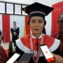 Ni Made Rita Rusitadewi, salah satu lulusan IPDN terbaik pada wisuda angkatan XXX.