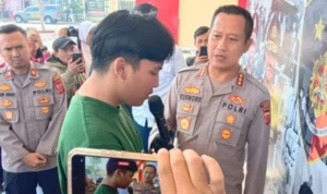 YS saat konferensi pers di Polresta Bandung