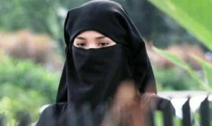 Viral Artis Buka Hijab ! Ini Larangan Buka Hijab dalam Islam