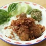 Mantap, Nikmat! Resep Ayam Serundeng Bawang Sambel Hijau