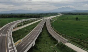 Tol cisumdawu telah di resmikan, Presiden Jokowi sebut bandara Kertajati siap beroperasi penuh bulan oktober 2023