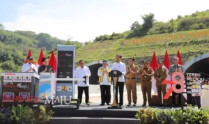 Resmikan Tol Cisumdawu, Jokowi: Harusnya Bersamaan dengan BIJB