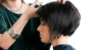 Apakah dalam Islam, Wanita Boleh Berambut pendek ?