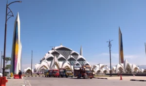 Kereta Wisata, Pikat Wisatawan Masjid Raya Al Jabbar Bandung! Kereta Wisata, Pikat Wisatawan Masjid Raya Al Jabbar Bandung!