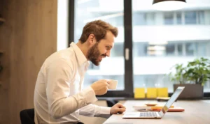 Bagaimana Cara Merawat Laptop Agar Panjang Umur? Bagaimana Cara Merawat Laptop Agar Panjang Umur?