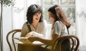 ILUSTRASI Benarkah 1 Agustus Diperingati Girlfriend Day?/ Pexels/Gary Barnes
