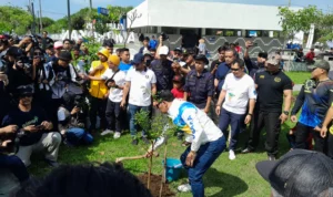 Berdayakan Petmil, Ridwan Kamil Apresiasi Pasar Leuweung Dishut Jabar!