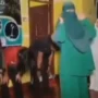 VIRAL Video Wanita Memimpin Sholat Para Laki-Laki, Begini Penjelasannya