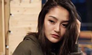 Siti Badriah Mengidap Kelenjar Getah Bening di Ketiak, SIBAD: Awalnya Kecil Kaya Jerawat Siti Badriah, baru saja menjalani operasi pengangkatan kelenjar getah bening di area ketiaknya