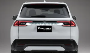 Toyota fortuner 2024 siap hadir dengan tampilan baru dan mesin hybrid di awal tahun depan