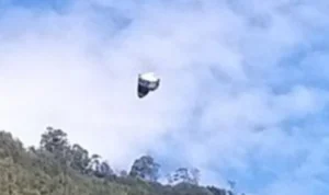 Viral Kemunculan UFO di Gunung Bromo, Benarkah?