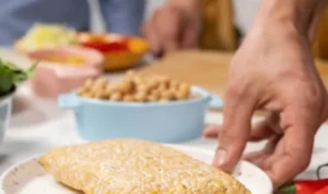 Viral Binaragawan Mengonsumsi Tempe Mentah, Ternyata Banyak Manfaatnya untuk Kesehatan Loh! Viral Binaragawan Mengonsumsi Tempe Mentah, Ternyata Banyak Manfaatnya untuk Kesehatan Loh!