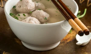 Bolehkah Minum Es Teh setelah Makan Bakso? Simak Penjelasannya di Sini!