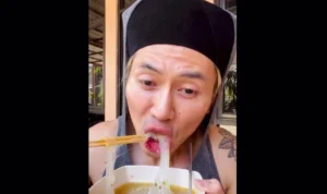 Sudah Coba Seblak Papeda Ala Rafael Tan yang Viral di TikTok? Begini Cara Membuatnya