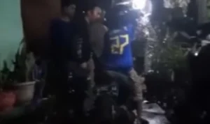 Tangkapan layar video, Anak Ketua DPRD Ambon menganiaya remaja hingga tewas, pada minggu (30/7). (instagram)