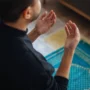 Ilustrasi membaca doa sesudah sholat dhuha untuk mendapatkan banyak keutamaannya. (Pixabay)