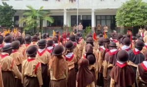 Upacara dalam memperingati hari pramuka ke 62 tahun 2023, kamu juga bisa memasang Twibbon untuk memeriahkannya.