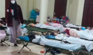 Dijemur 3 Jam , Puluhan Mahasiswa Baru Pingsan Saat OSPEK di Universitas Brawijaya Puluhan mahasiswa baru Universitas Brawijaya yang pingsan saat mengikuti Ospek. (twitter)