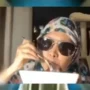 Tangkapan layar video viral seorang wanita mengaku bernama dewi bulan yang mempraktekkan cara makan babi yang halal. (instagram)
