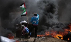 Israel Tembakan 100 Peluru ke Kendaraan Milik Warga Palestina Israel Tembakan 100 Peluru ke Kendaraan Milik Warga Palestina