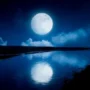 Ilustrasi Fenomena Super Blue Moon yang bisa disaksikan 31 Agustus nanti. (freepik)