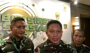 Dalam sebuah pengembangan yang menarik, Gubernur Lemhanas, Andi Widjajanto, telah mengusulkan pembentukan angkatan siber (ANTARA)