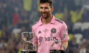 Lionel Messi Angkat Piala Liga Usai Inter Miami Mengalahkan Nashville