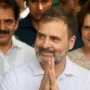 Parlemen India mengangkat kembali pemimpin partai oposisi, Rahul Gandhi dari Kongres, sebagai anggota parlemen pada Senin (07/08), mengakhiri masa diskualifikasi yang berlangsung sejak Maret 2023.
