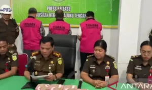 3 Orang Ditetapkan Tersangka oleh Kejari Maluku Tengah dalam Kasus Korupsi BOS (ANTARA/HO/Kejati Maluku)
