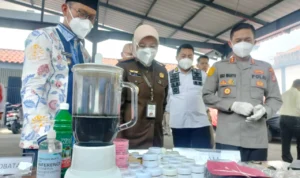 Kejari Depok Musnahakan Barbuk Kejahatan Mulai dari Ganja hingga Skincare!