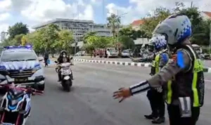 Nekat Lawan Arah, Belasan Pemotor di Margonda Depok Ditilang Ilustrasi. Belasan pemotor di Jalan Margonda Raya, Kota Depok, Jawa Barat ditilang polisi lalu lintas akibat nekat melawan arah. ANTARA/Hanif Nashrullah.