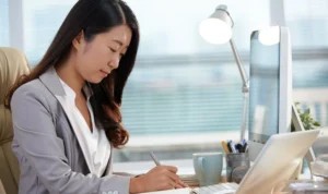 10 Tips Efektif Mengatur Waktu untuk Produktivitas yang Lebih Baik Mengatur waktu dengan bijaksana adalah keterampilan penting yang dapat membantu Anda mencapai produktivitas yang lebih baik dalam berbagai aspek kehidupan.
