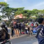 Breaking News! Laka Lantas Motor dan Mobil di Jalan Dr. Djunjunan Kota Bandung (Foto: Atep Hilmansyah/Jabar Ekspres)