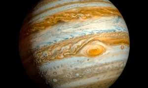 Mungkin dulu merasa paling hebat sebagai planet terbesar. Namun, nyatanya, dia hanya segede semut dibanding para monster planet di alam semesta.