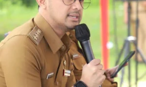 Bupati Hengky Kurniawan saat menggelar rapat di lingkungan Pemkab Bandung Barat. Kamis (3/23). Foto Jabarekspres