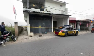 Pelaku Penikaman Pemilik Grosir di Ngamprah KBB Ditangkap! Tempat kejadian perkara (TKP) Maria Ulfah dianiaya oleh pelaku. Kamis (10/8). Foto Jabarekspres
