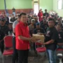 Reses di Subang,  TB Hasanuddin Bagikan 1.000 Sembako dan Terima Keluhan Sulitnya Kesempatan Kerja